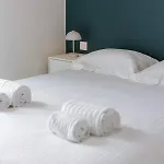 Apartment Bright & Cozy Near *